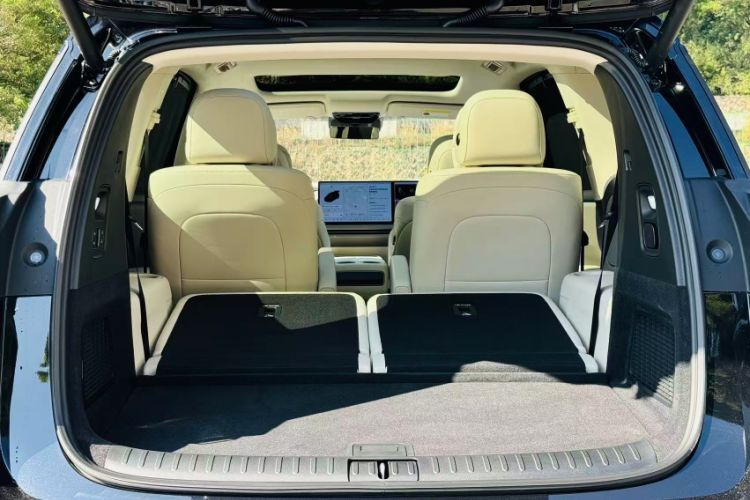 Used Li Auto Li Auto i8 2025 Model Standard Version
