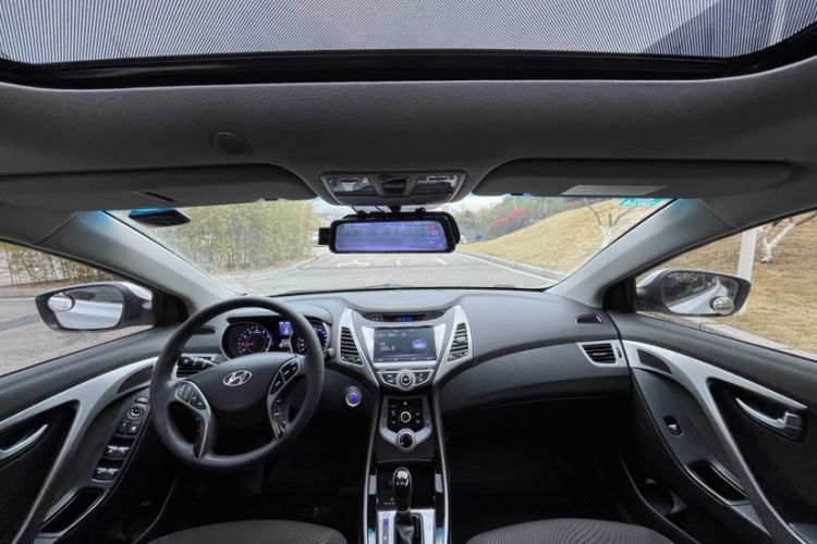 Used Hyundai Elantra (5th Generation / Langdong) 2016 1.6L Automatic Prestige Model
