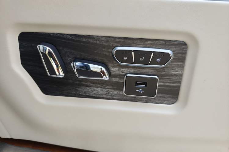 Used Buick GL8 2020 Land Business Class 652T Luxury Model