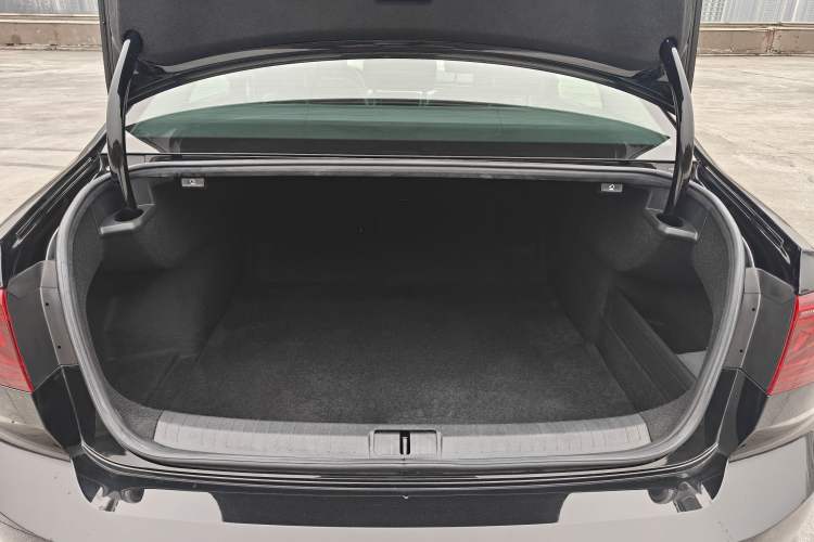 Used Volkswagen Magotan 2023 2 Million Units Limited Edition 330TSI DSG Leading Version