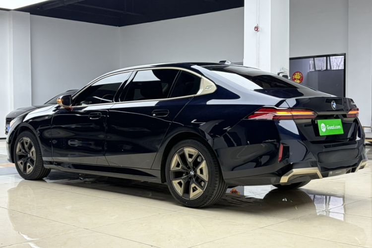 Used BMW 5 Series 2024 530Li Leading Model M Sport Package Exterior 4