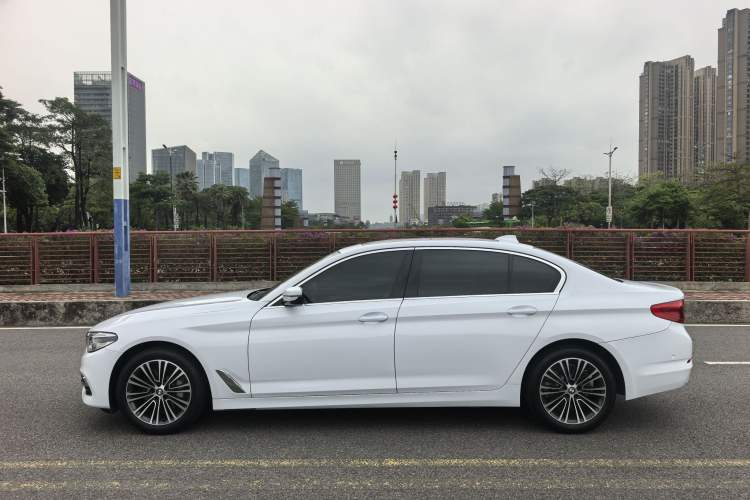 Used BMW 5 Series 2019 530Li Luxury Edition Premium Package Exterior 8