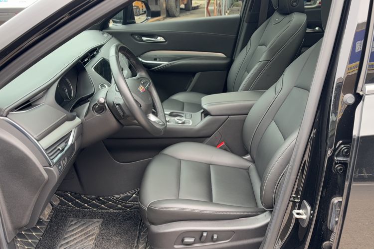 Used Cadillac XT4 2023 28T Two-Wheel-Drive Luxury Version Left Front Seat