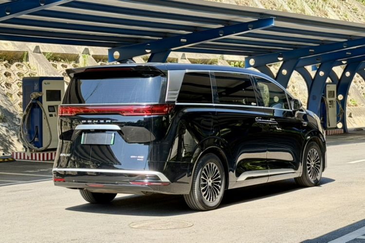 Used Denza D9 2025 DM-i Smart Drive 1020 Four-Wheel Drive Premium Model Exterior 9