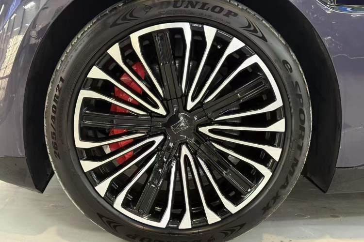 Used Avatr 12 2025 Ultra Extended-Range Edition Exterior 7