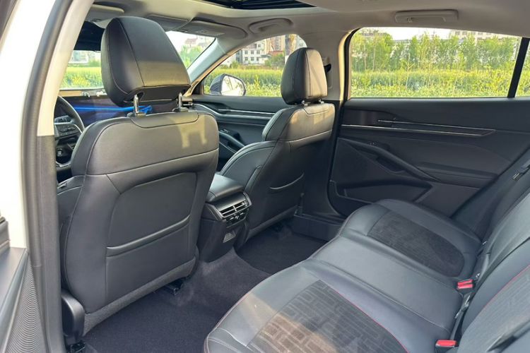 Used Ford Mondeo 2023 EcoBoost 245 Luxury Model Interior 2