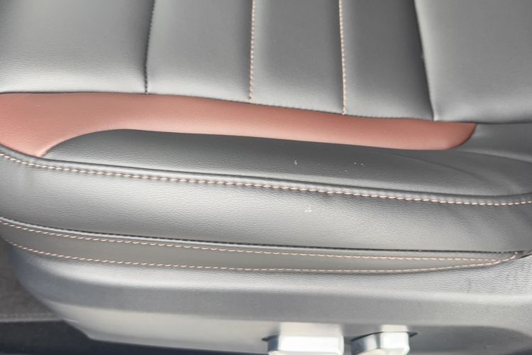 Used Wey VV5 2021 1.5T Two-Wheel Drive Color Pioneer