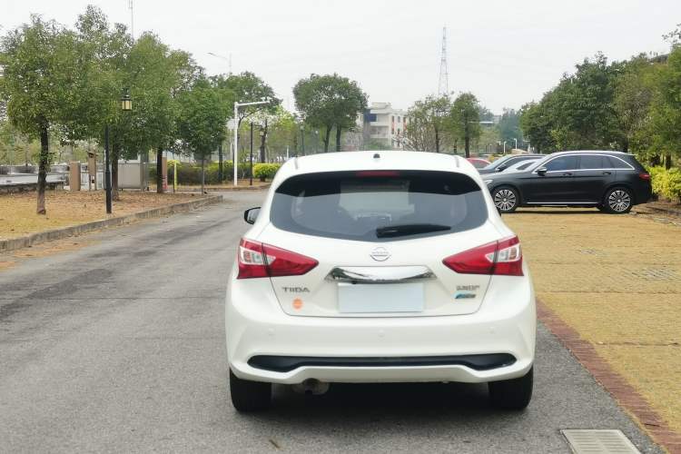 Used Nissan Tiida 2016 1.6L CVT Cool Dynamic Edition
