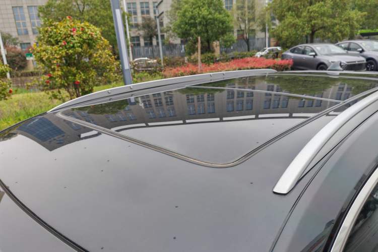 Used Cadillac XT5 2018 25T Luxury Model Roof