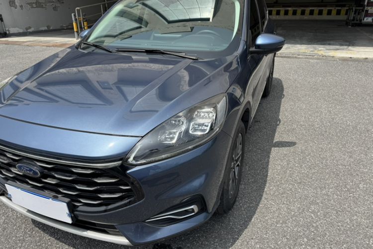 Used Ford Escape 2020 EcoBoost 245 Two-Wheel-Drive Titanium Edition Exterior 6