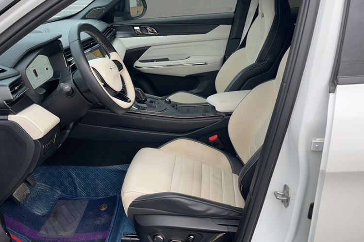 Used Lynk & Co 01 EM-P 2023 1.5TD EM-P Dawn Edition
