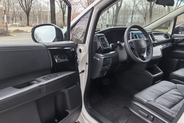 Used Honda Elysion 2019 2.0L Hybrid Luxury Edition