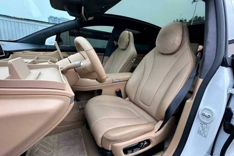 Used Hima Luxeed R7 2024 All-Electric 802 km Max
