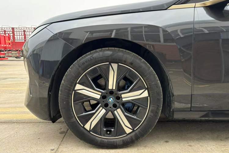 Used BMW iX 2022 xDrive40
