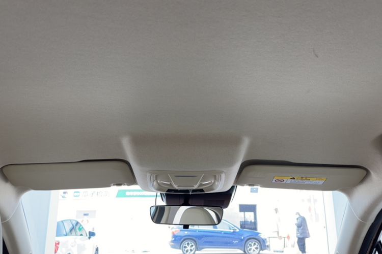 Used ORA Good Cat 2022 Morandi Edition 400km Standard Range Luxury Version Lithium Iron Phosphate