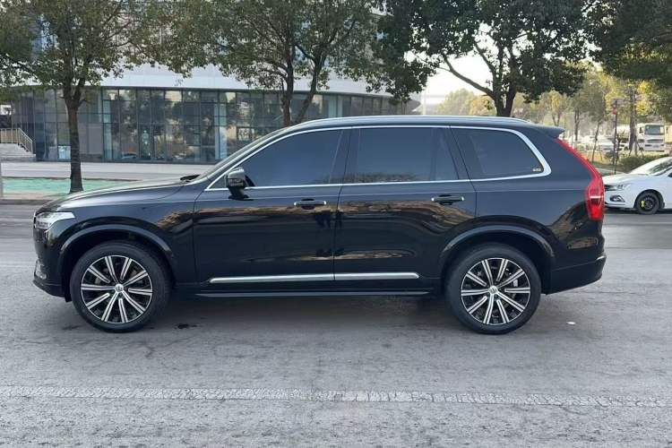 Used Volvo XC90 2023 B5 SmartDrive Luxury Edition 5 Seats
