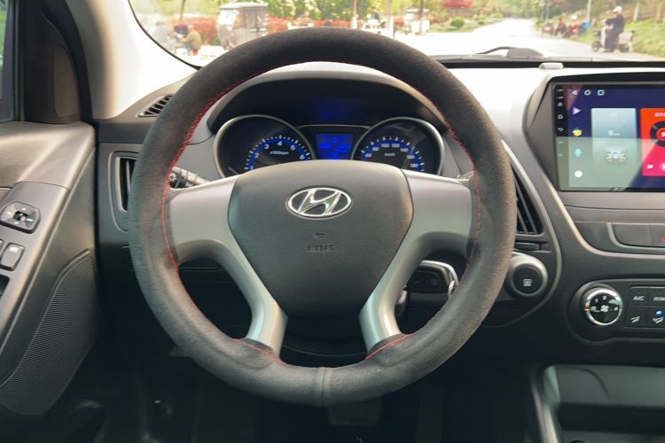 Used Hyundai ix35 2015 2.0L Automatic 2WD Comfort Edition China V Standard Steering Wheel