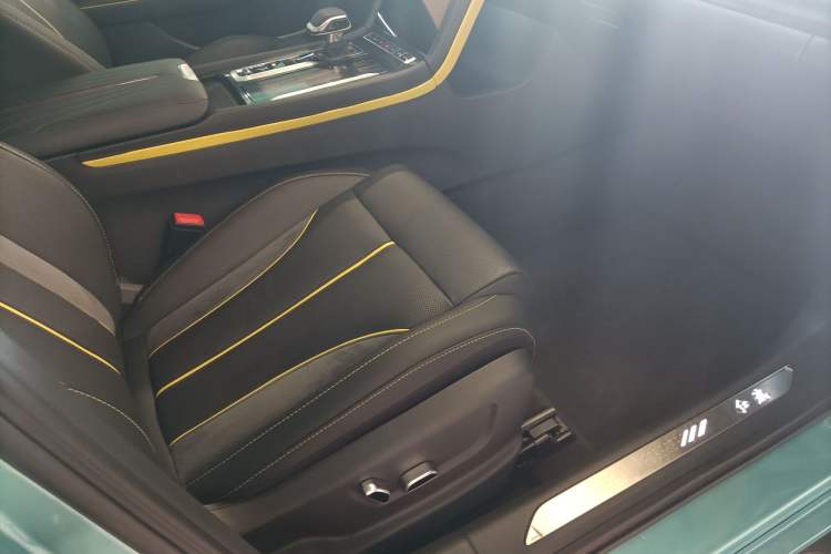 Used Hongqi H6 2023 2.0T ZhiZhen Edition Right Front Seat