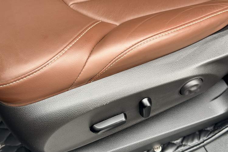 Used Buick Envision 2019 20T Two-Wheel Drive Luxury Version China VI Standard Interior 5