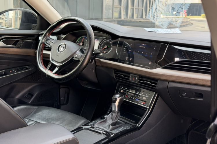 Used Volkswagen Passat New Energy 2020 430 PHEV Hybrid Luxury Edition China VI Standard Interior 1