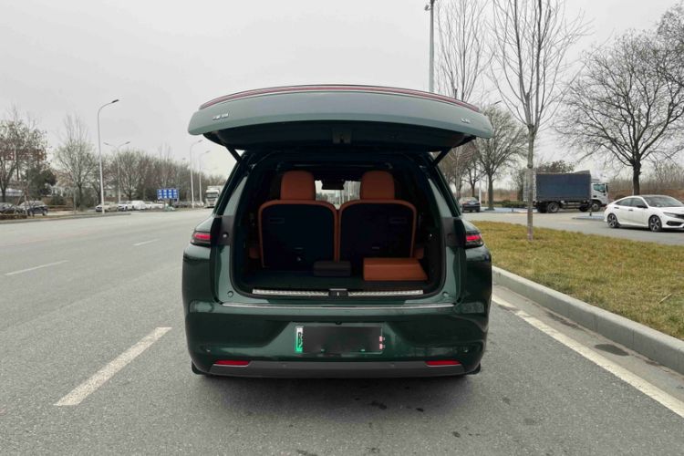 Used Li Auto L8 2023 Pro Model Interior 9