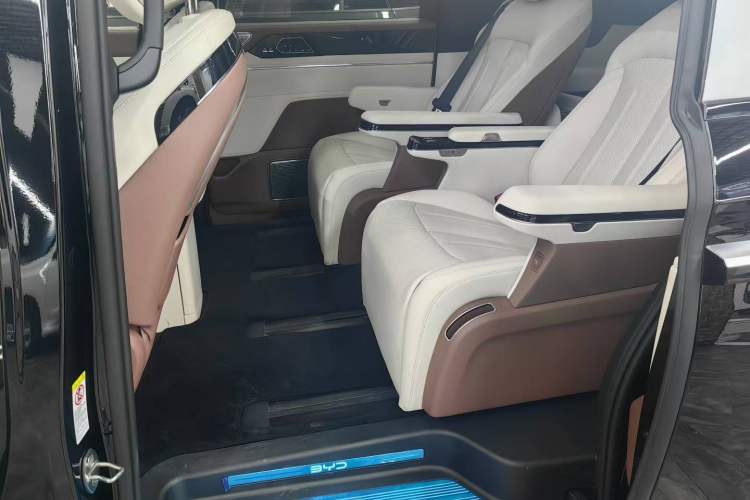 Used BYD Xia 2025 DM-i 1.5T 180km Beyond Edition
