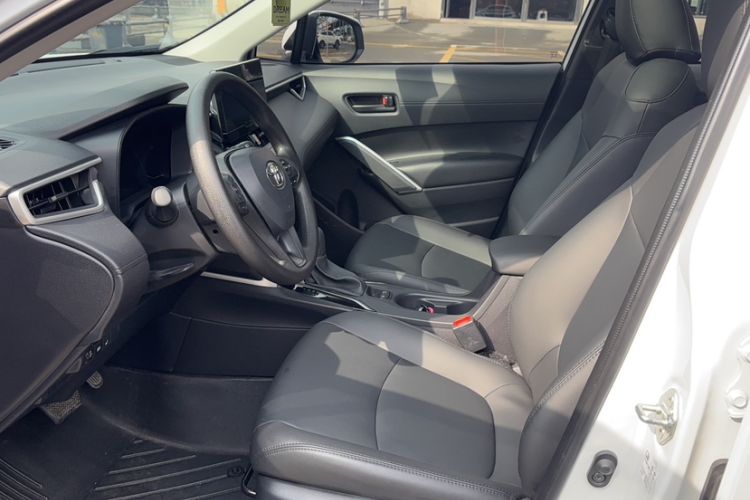 Used Toyota Corolla Cross 2024 2.0L Elite Edition Interior 4