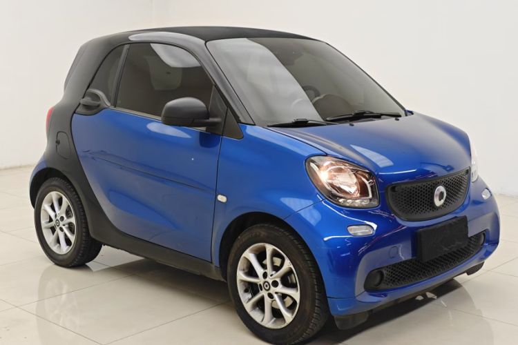 Used smart fortwo 2015 1.0L 52 kW hardtop Dynamic version