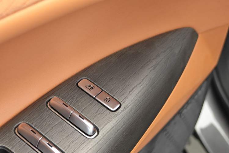 Used CHANGAN CS75 PLUS 2025 4th Generation 1.5T New Blue Whale Smart Flagship Version Interior 2