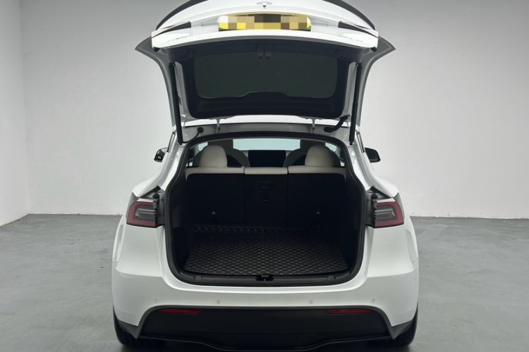 Used Tesla Model Y 2021 Performance High-Performance All-Wheel-Drive Version Trunk