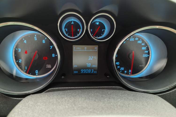 Used CHANGAN CS35 2014 1.6L Manual Luxury Model China IV Standard
