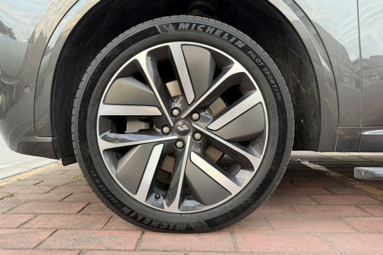 Used Li Auto L9 2022 Max model
