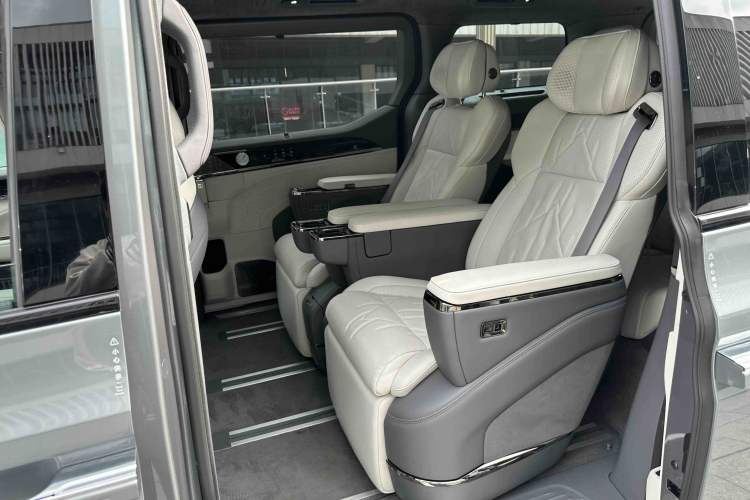 Used Zeekr 009 2024 Six-Seat Executive Version 4WD 108 kWh