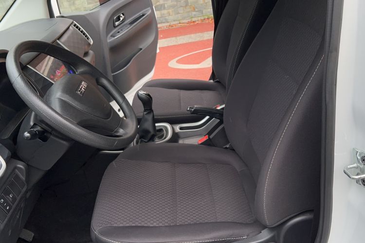 Used Jinbei Gold Hiace M Classic 2022 1.5L Engineering Lion Passenger Vehicle 6 Seats Left Front Seat