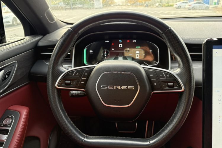 Used SERES SF5 2021 Four-Wheel Drive Freedom Expedition Edition
