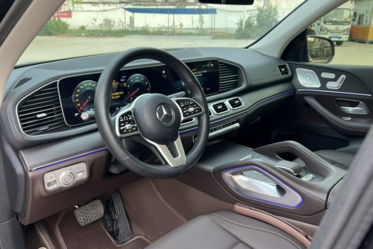 Used Mercedes-Benz GLE 2021 GLE 450 4MATIC Luxury Model Interior 2