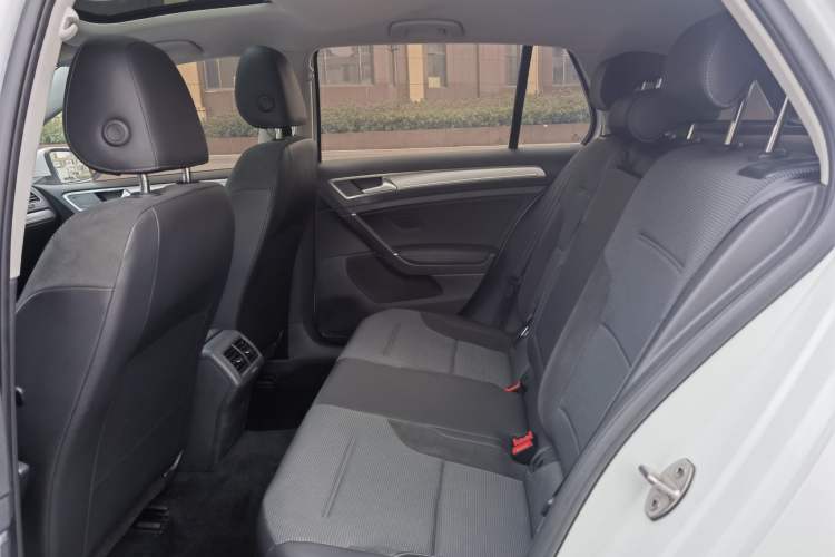 Used Volkswagen Golf 2018 230TSI Automatic Comfort Model
