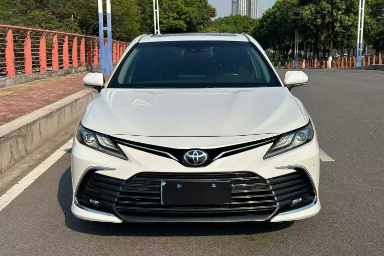 Used Toyota Camry 2021 2.0G Luxury Edition Exterior 5