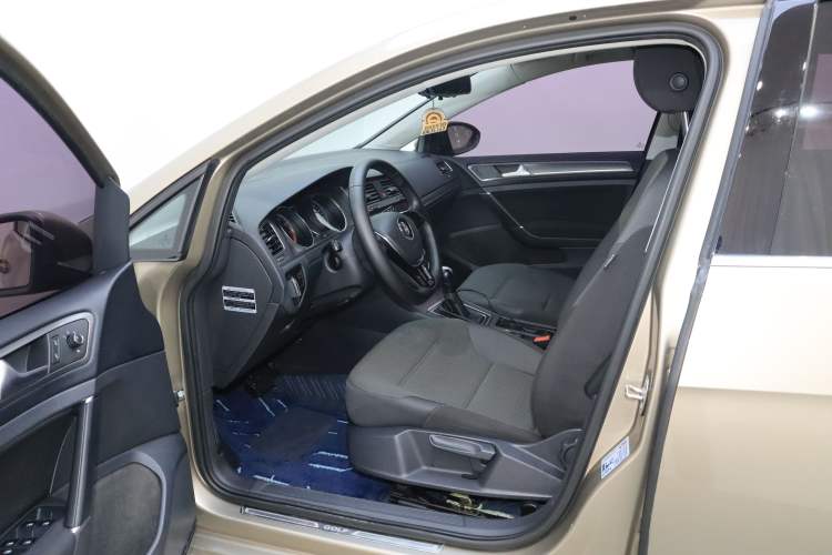 Used Volkswagen Golf 2016 1.6L Automatic Comfort Model Left Front Seat