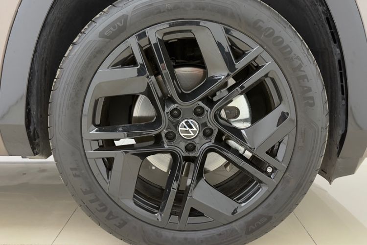 Used Volkswagen Teramont 2025 Tiguan Pro 450TSI Four-Wheel Drive Summit Edition
