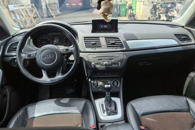 Used Audi Q3 2016 35 TFSI Fashion Model
