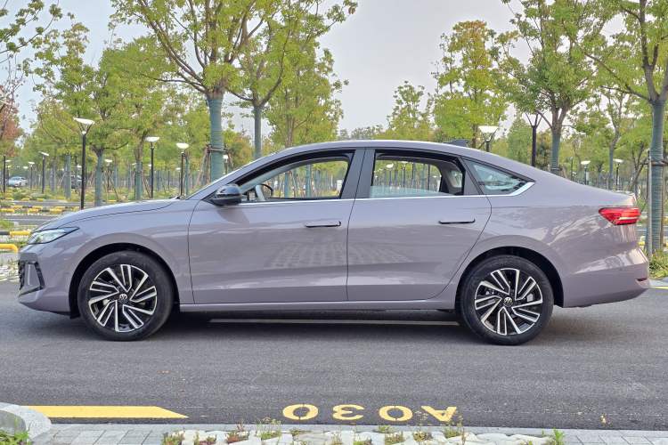 Used Volkswagen Lavida 2026 Pro 300TSI Starry Zhi Yi Edition Exterior 7