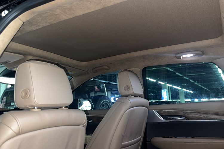 Used Cadillac XT5 2022 2.0T Four-Wheel Drive Platinum Edition Interior 2