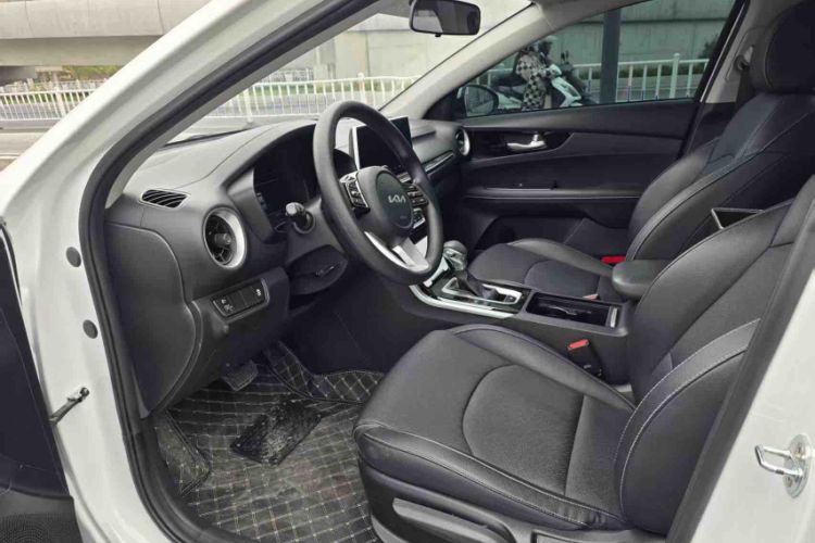 Used Kia K3 2021 Revised 1.5L CVT Fashion Edition Interior 4