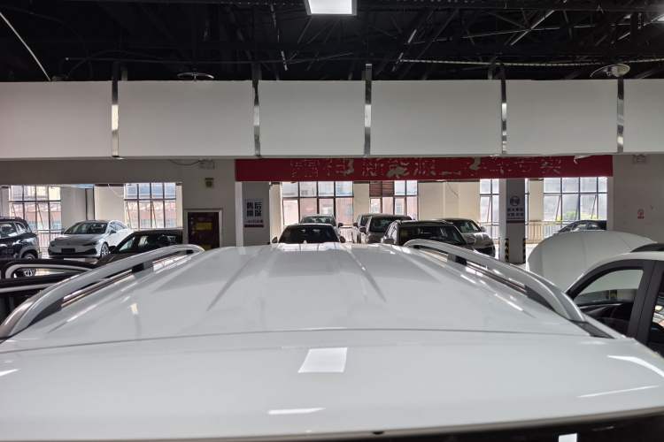 Used Venucia M50V 2017 1.6L XL CVT Luxury Edition