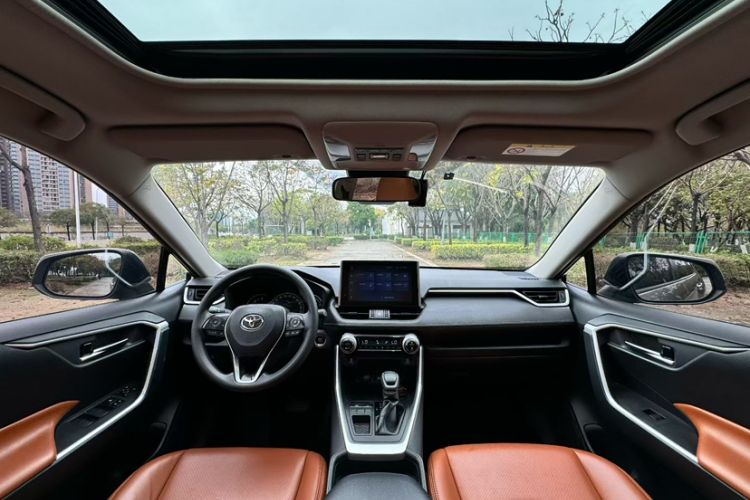 Used Toyota RAV4 2021 2.0L CVT Two-Wheel Drive Fashion Edition