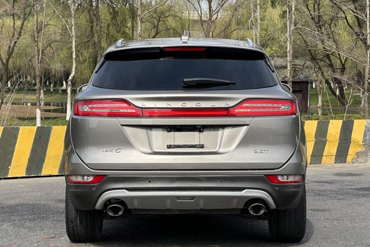 Used Lincoln MKC 2017 2.0T Two-Wheel Drive Deluxe Edition
