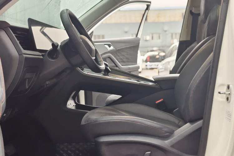 Used Roewe D5X DMH 2024 135 Tech Edition
