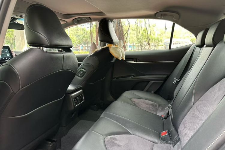 Used Toyota Camry 2021 2.0S FENGSHANG Edition

