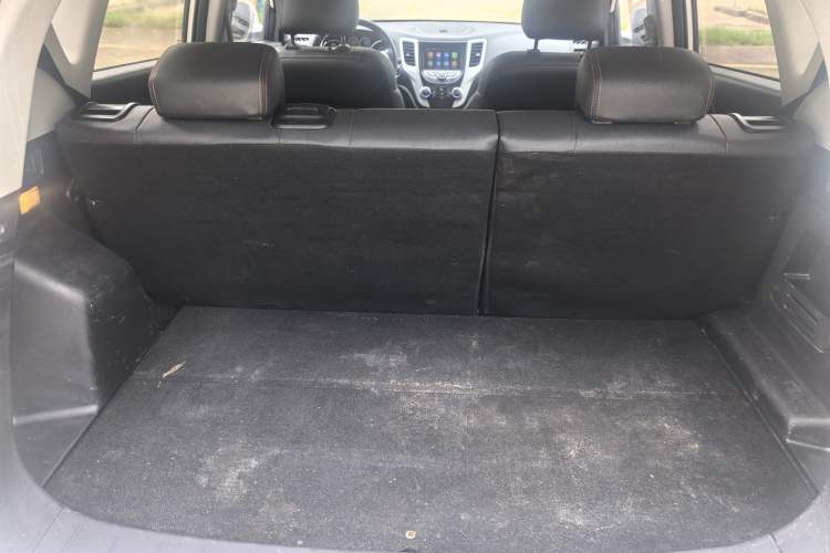 Used CHANGAN CS35 2016 1.6L Manual Luxury Model China V Standard Trunk